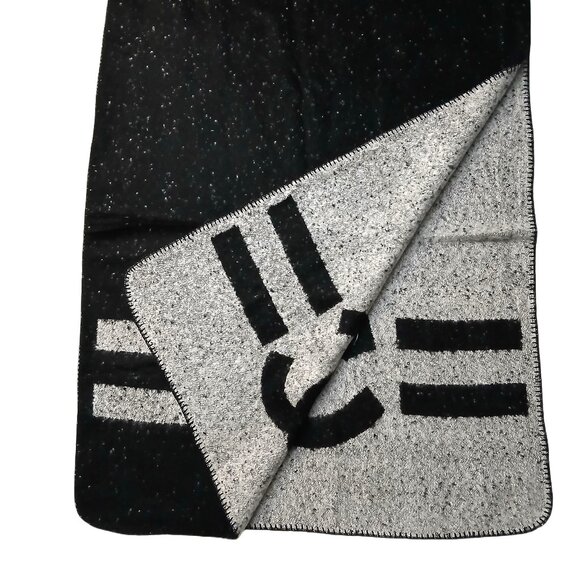 CHANEL No. 5 Vintage Black & Gray Reversible Blanket Wrap Shawl w/ CC Logo - Picture 9 of 13